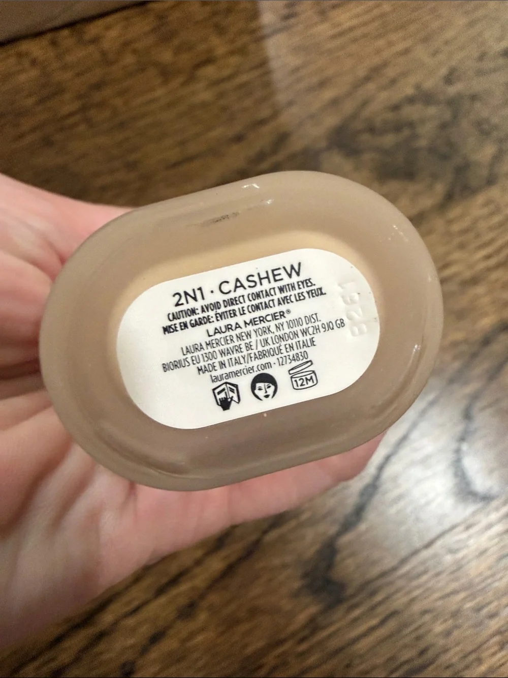 laura mercier Real Flawless Foundation - Light Beige Bottle